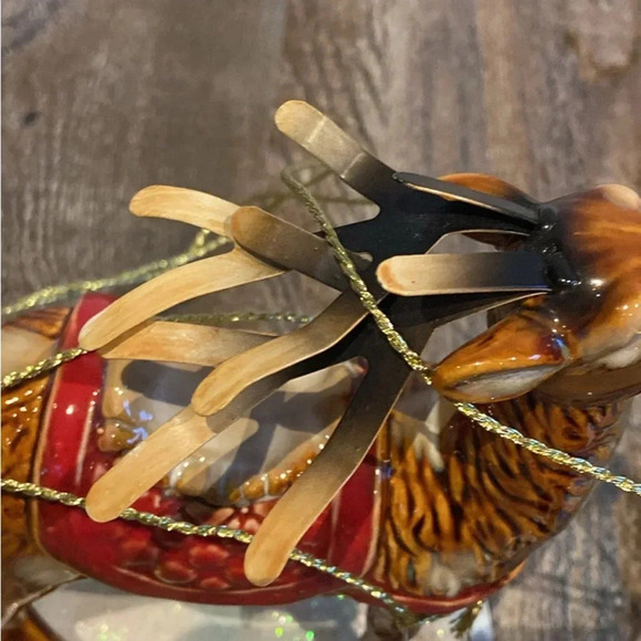 Ceramic/ Porcelain Santa in his Sleigh &  2 Reindeer - Picture 10 of 10